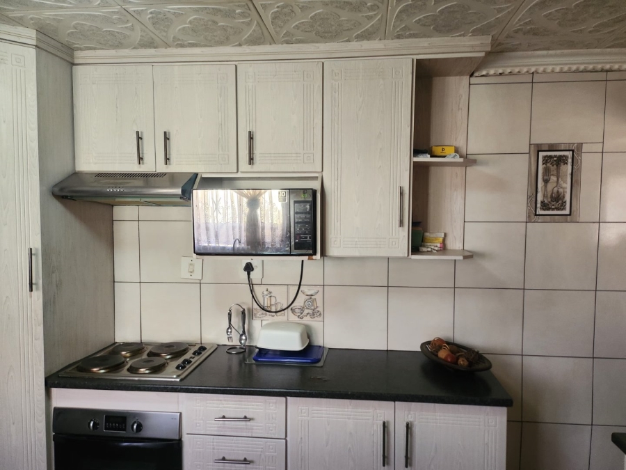 3 Bedroom Property for Sale in Mabopane Unit X North West